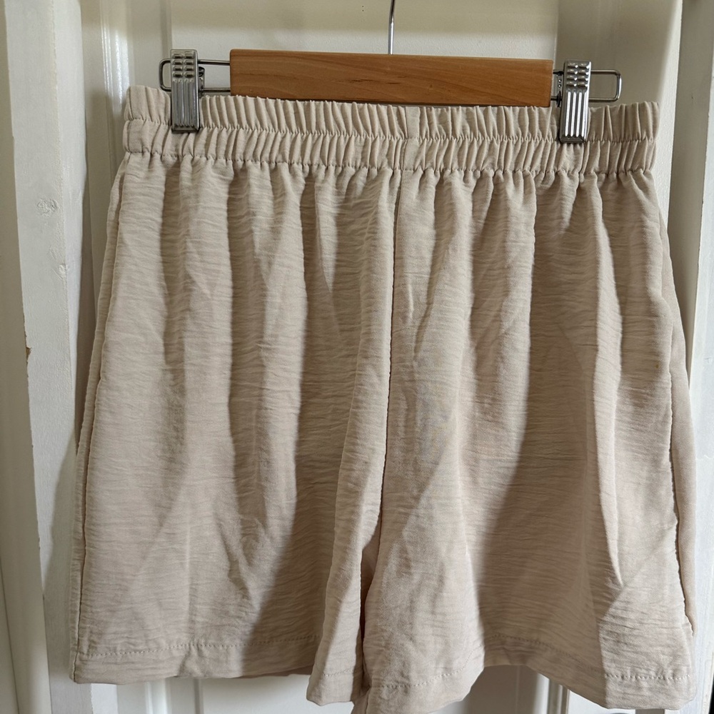 SHEIN Beige Elastic Waist Athletic Shorts